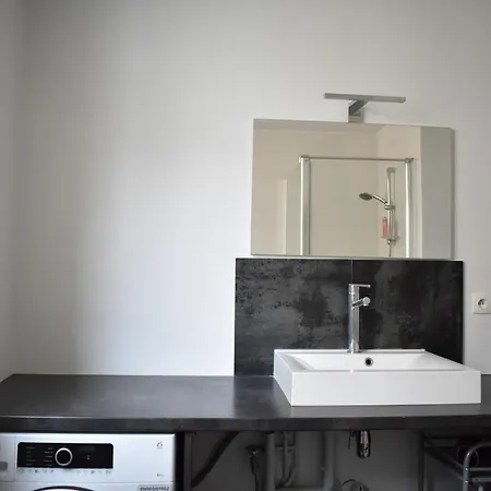 1 Bedroom In Montmartre * Parigi